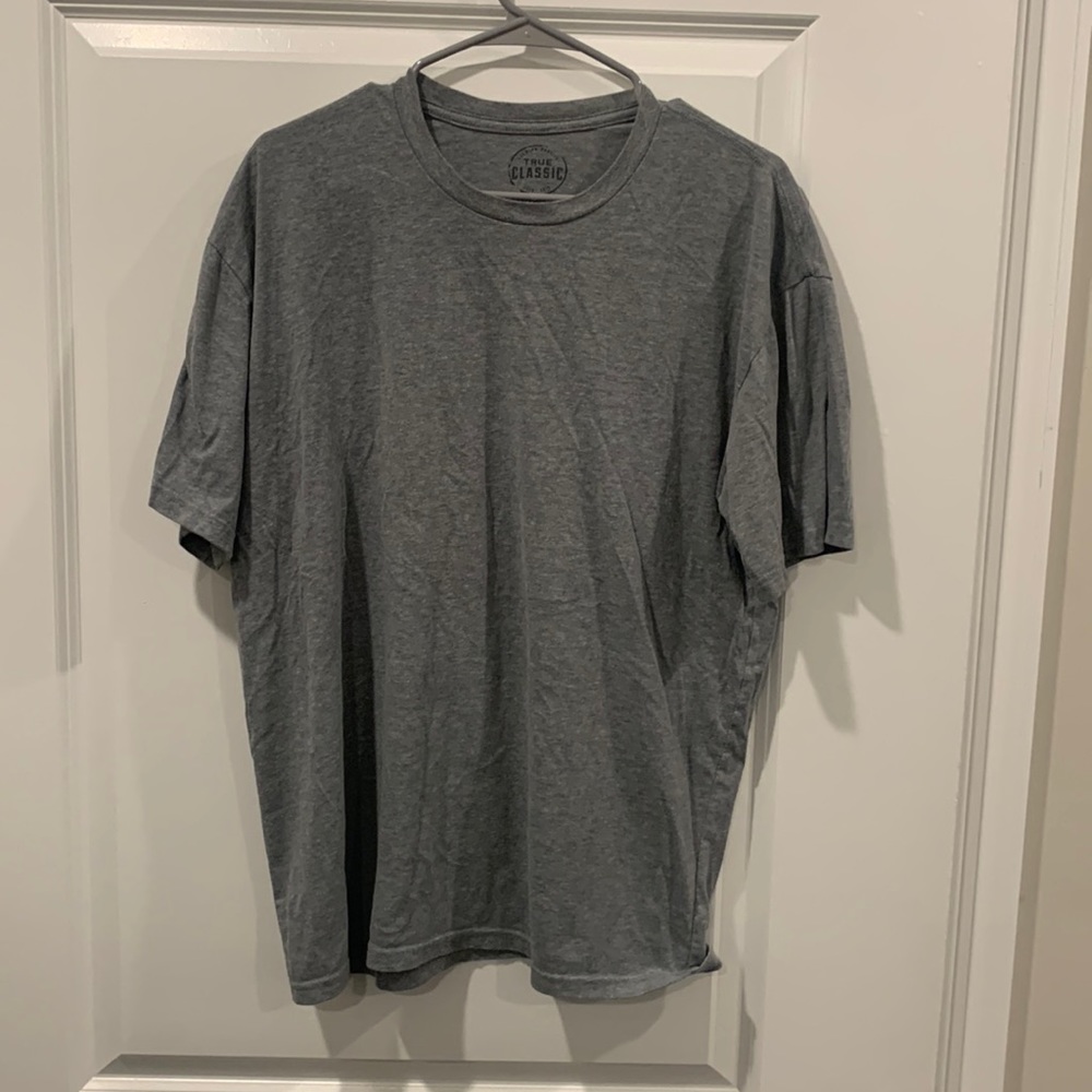 True classic tees , two shirts! Size XL GRAY AND DARK GRAY